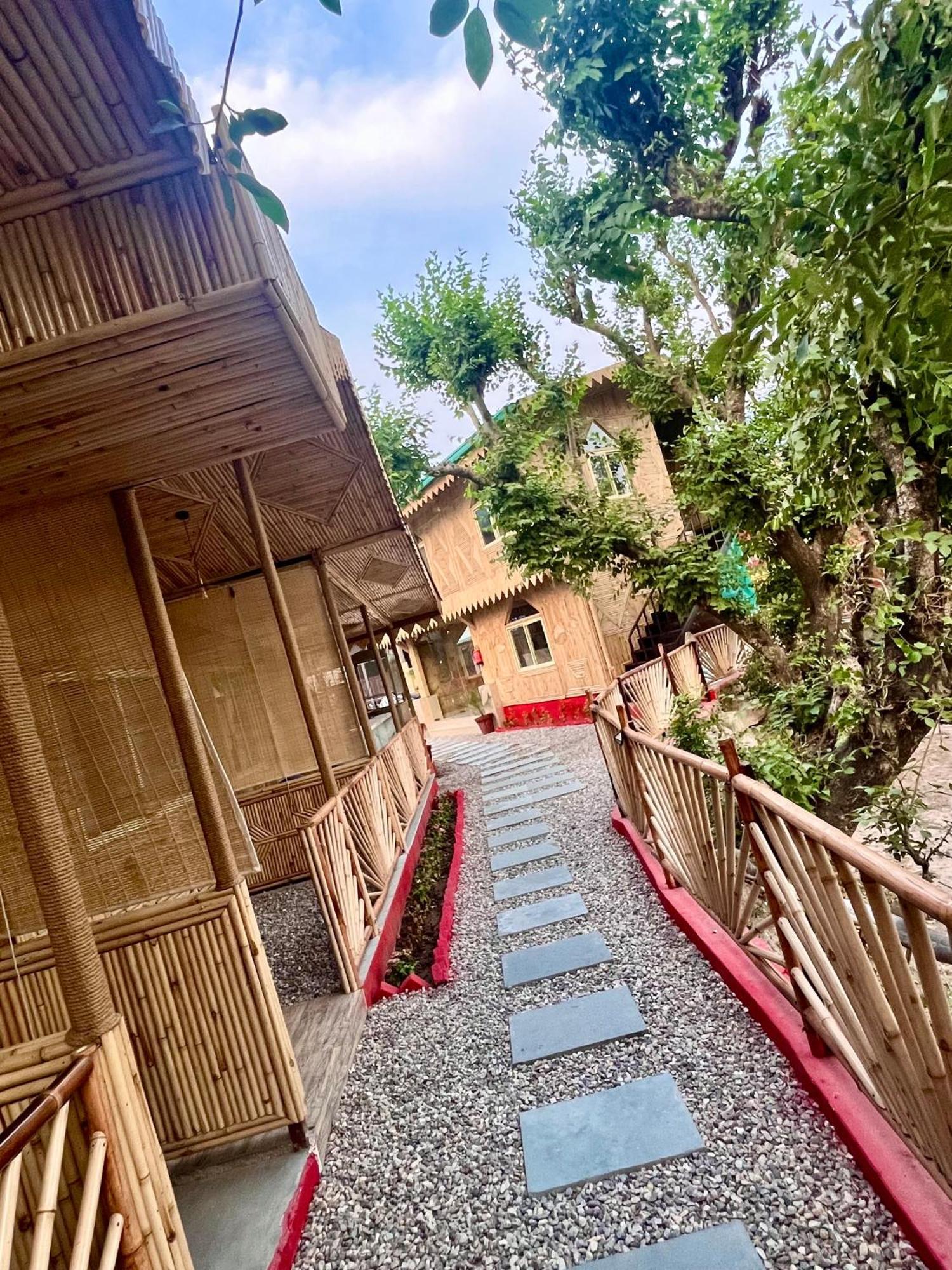 Bamboo Garden Cottages And Cafe Rishīkesh Buitenkant foto